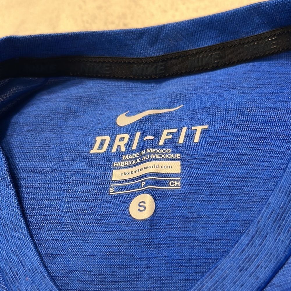 Nike Dri-Fit Shirt - Picture 4 of 6